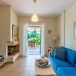 Blue Marine Seaside Luxury Apartment